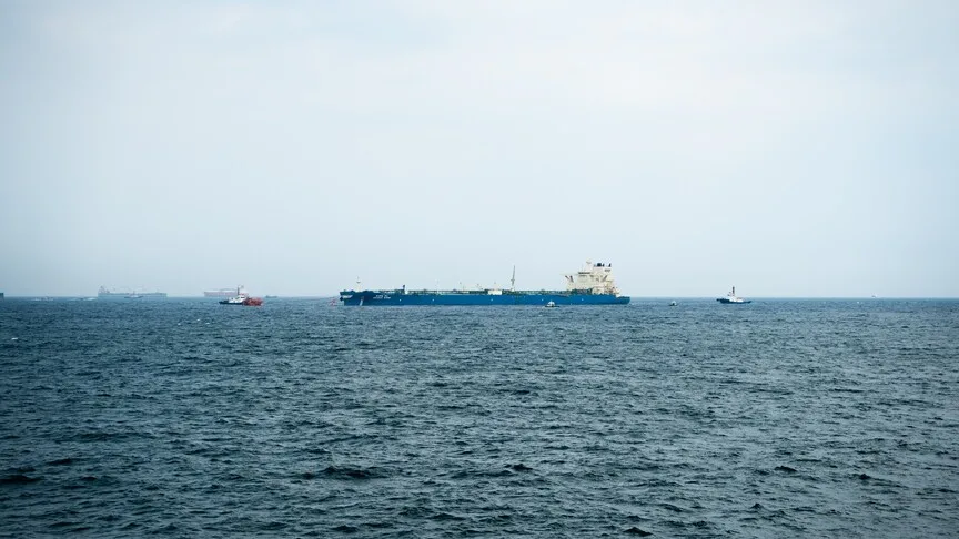Benzine bir gecede 3 liranın üzerinde zam geldi