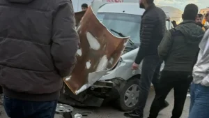 Hakkari'de 3 aracın karıştığı kazada 12 kişi yaralandı