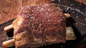 Yavaş pişen etin dumanlı lezzeti: Tütsülü asado tarifi