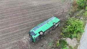 Çanakkale'de tur otobüsü devrildi: 46 yaralı var