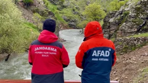 Muş'ta dereye düşen Gülsima aranıyor