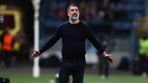 Karşılaşma üç kez durduruldu: Arda Turan'ın maçında hava saldırısı alarmı!