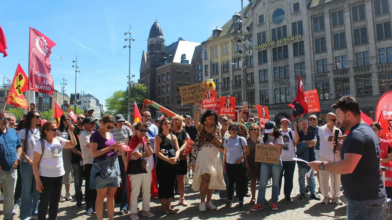 Hollanda’da CHP Kurultayı’nın iptaline karşı protesto: 'Bu tartışmanın amacı hukuk değildir'
