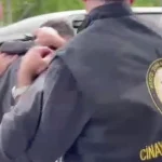Annesinin birlikte yaşadığı erkeği katletti