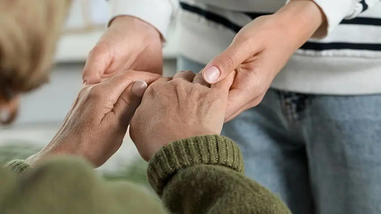 Yalnızlık Alzheimer riskini artırıyor