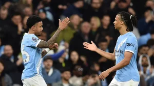 Manchester City, Arsenal'in peşini bırakmıyor