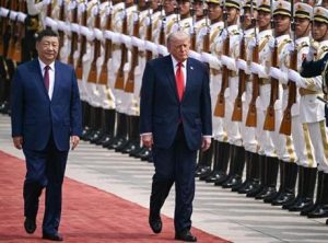 Dünyanın gözü Pekin'de! ABD Başkanı Trump ve Çin Devlet Başkanı Xi'den peş peşe kritik mesajlar: 'Dev bir gemi gibi'