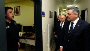 Bakan Çiftçi'den polis merkezi amirliğine ziyaret