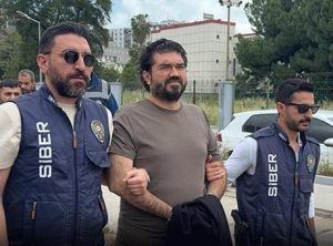 Rasim Ozan Kütahyalı'nın tutuklandığı operasyonun şifresi kırılan telefonda saklı! Halil Falyalı bağlantısı dikkat çekti