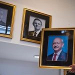 Kemal Kılıçdaroğlu'nun fotoğrafı CHP Genel Merkezi'ne yeniden asıldı
