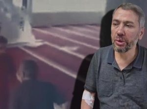 Cami imamına 'Süpürgeyi kapat' dedi, yumruklu saldırdı! O anlar güvenlik kamerasında