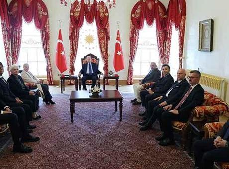 Cumhurbaşkanı Erdoğan, Adnan Menderes'in ailesini kabul etti