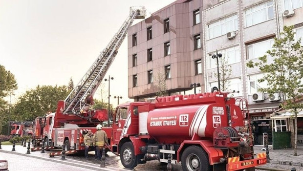 Bina tahliye edildi… Otel odasında korkutan yangın