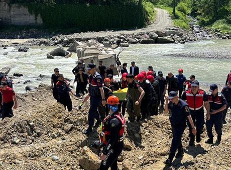 İsimleri de kaderleri de aynı! Akıntıda kaybolan yeğeninin ardından amcasının da cansız bedeni bulundu