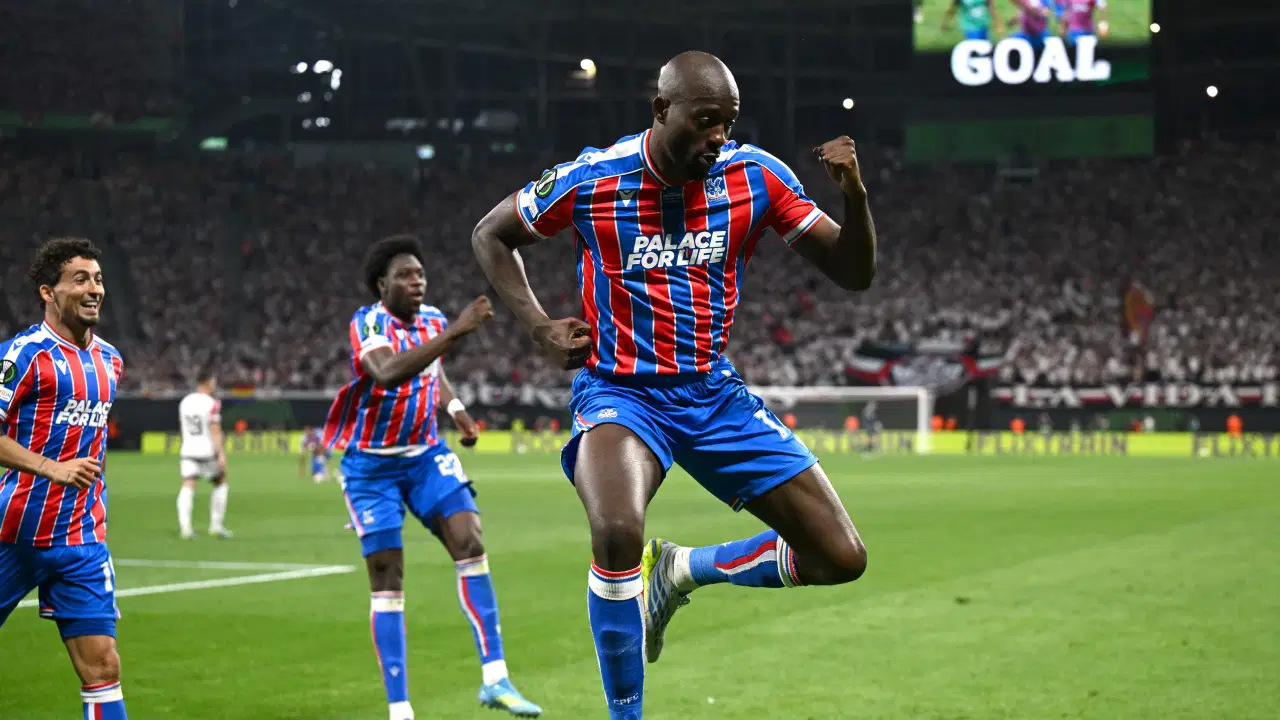 UEFA Konferans Ligi'nde şampiyon Crystal Palace! Tarihinde bir ilk…