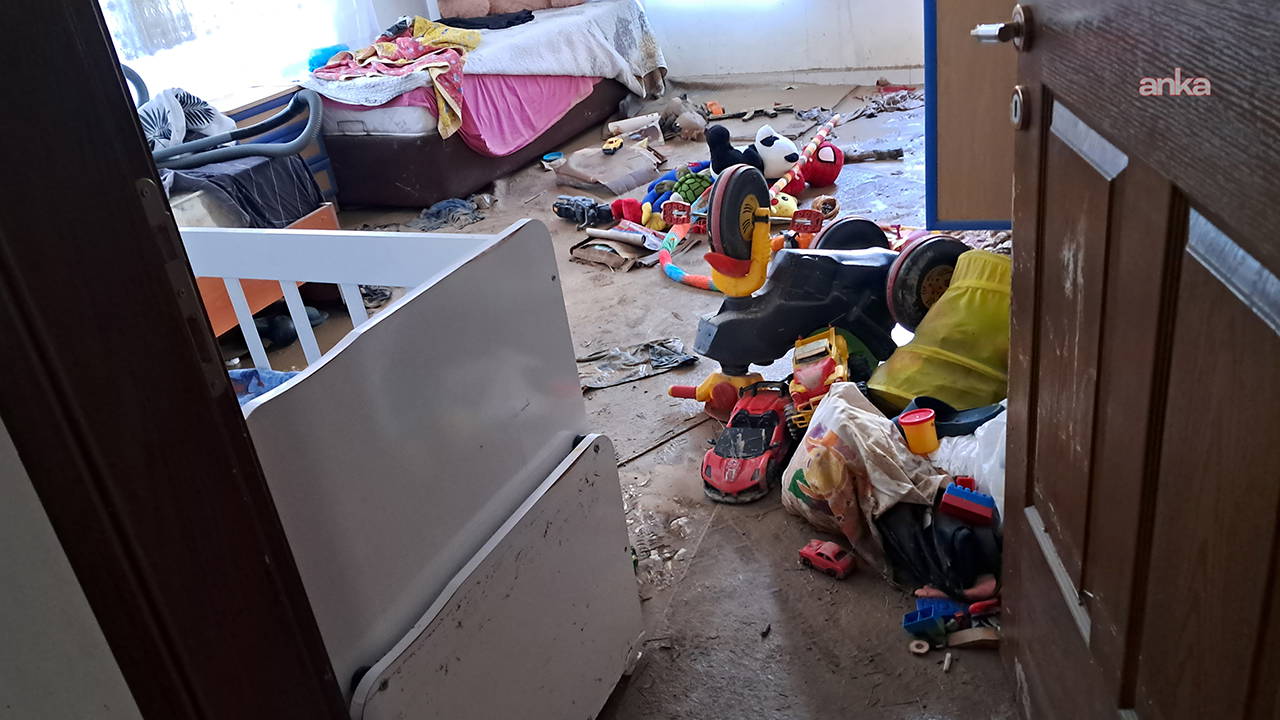 Hatay'da sel mağdurları konuştu: 'Yatacak yerimiz yok; kimse sesimizi duymuyor'