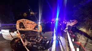 Burdur'da 4 aracın karıştığı zincirleme kaza: 4 ölü, çok sayıda yaralı