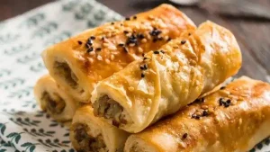 Mis gibi kokusuyla iştah açan kıymalı börek tarifi