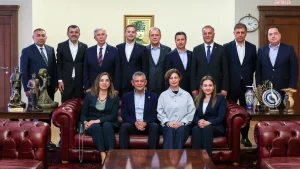 CHP'li Büyükşehir Belediye Başkanları'ndan ortak açıklama: 'Partimizin seçilmiş Genel Başkanı Sayın Özgür Özel’in ve parti yönetimimizin yanındayız'