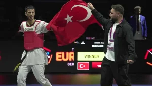 Milli para tekvandocu Yusuf Yünaçtı'dan altın madalya