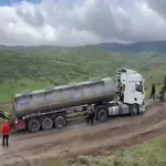 Bayram trafiğinden kaçmak istediler, orman yollarında çamura saplandılar