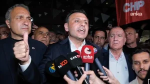 Özgür Çelik, CHP İstanbul İl Binası önünden duyurdu: ‘Partimizin açıklayacağı yol haritasının sonuna kadar yanındayız’