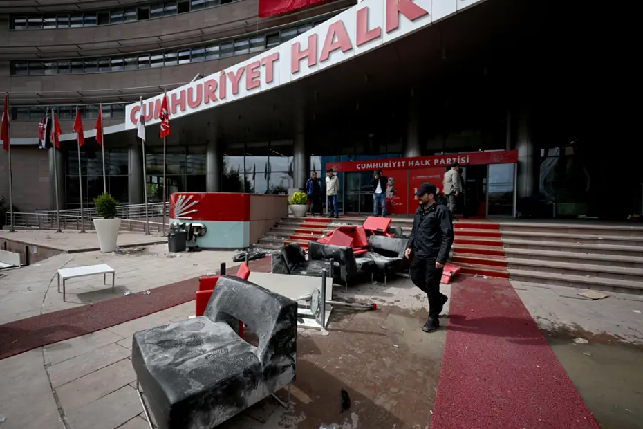 CHP’de tahliye krizi. İçişleri Bakanı Çiftçi: Müdahale Kılıçdaroğlu yönetiminin talebiyle yapıldı