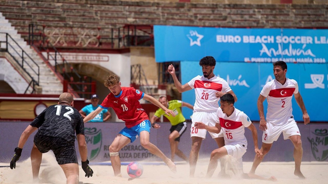 Plaj Futbolu Milli Takımı, Avrupa A Ligi'ni Çekya galibiyetiyle tamamladı