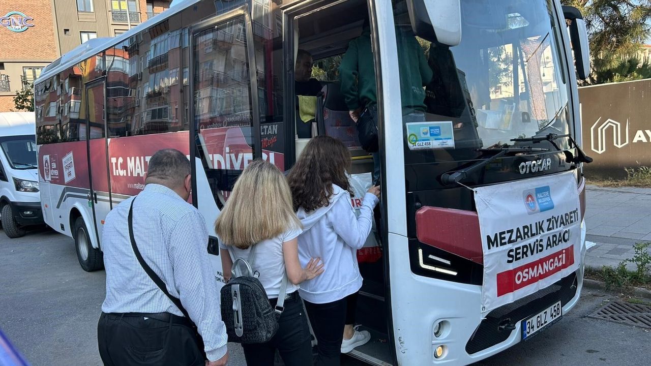 Bayramda mezarlıklara ücretsiz ring seferleri başladı