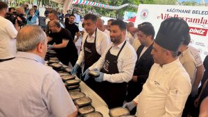 Kağıthane Belediyesinin "Aile Bayramlaşması" etkinliğinde 20 bin vatandaş bir araya geldi