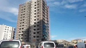 Kayseri’de inşaatta üzerine mermer düşen işçi öldü