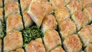 Baklava ustaları 24 Saat çalışıyor
