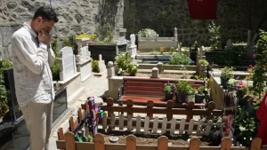 Mattia Ahmet Minguzzi’nin ailesi, bayramın ilk günü çocuklarının mezarını ziyaret etti