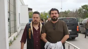Murat Ağırel’den Rasim Ozan Kütahyalı hakkında çarpıcı iddia: ‘Sahte plakalı aracına’ polis koruması…