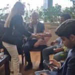 CHP Genel Merkezi’nde polis müdahalesinin ardından… Kılıçdaroğlu ekibi durumu çikolata yiyerek kutladı!