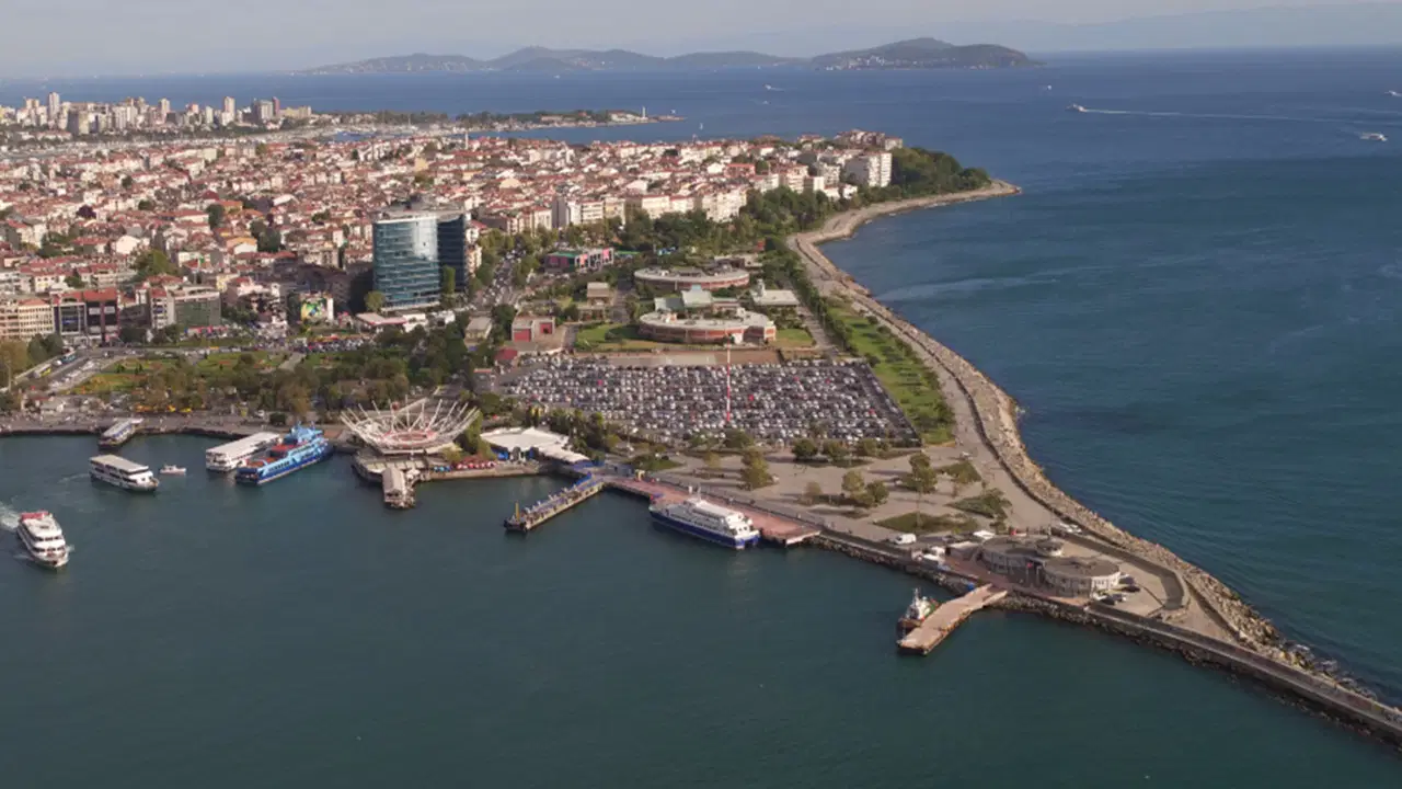 AKP bastırdı, 'Koruma' Kurulu'ndan geçti: Kadıköy'de rıhtıma camiye vize!
