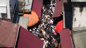 İstanbul’da tatil yoğunluğu: Eminönü doldu taştı