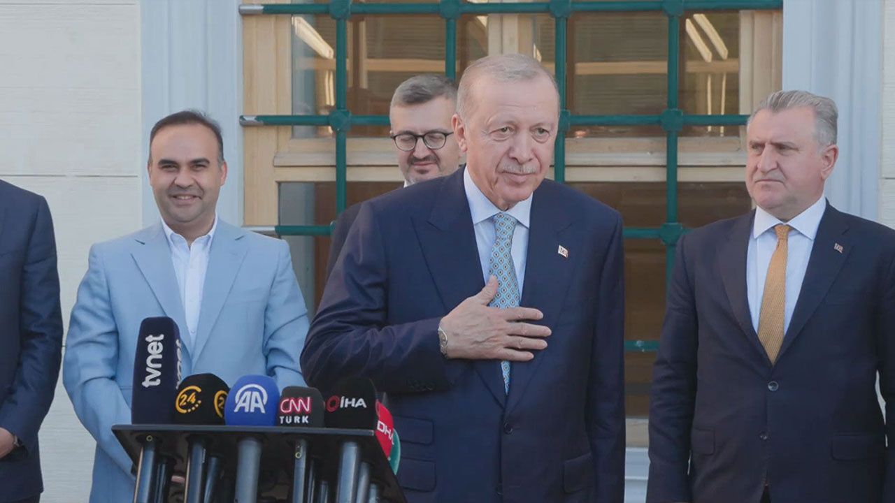 Cumhurbaşkanı Erdoğan, bayram namazını Büyük Çamlıca Camii'nde kıldı