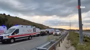 Balıkesir'de yolcu otobüsü devrildi: 25 yolcu yaralandı!