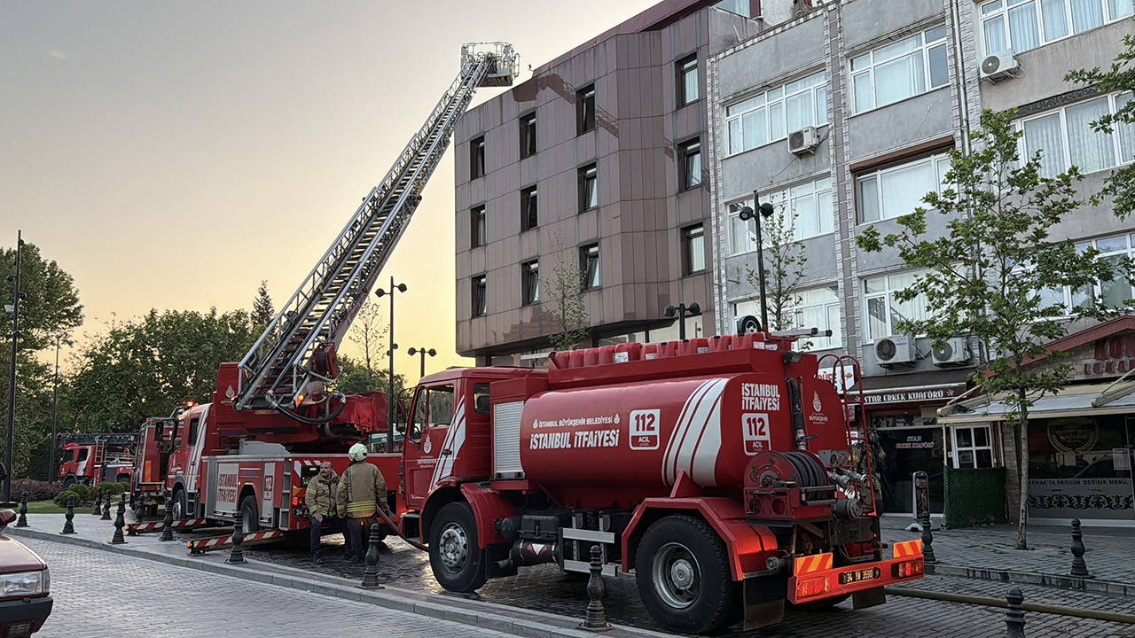 Fatih'te otel yangını: 1 kişi hayatını kaybetti