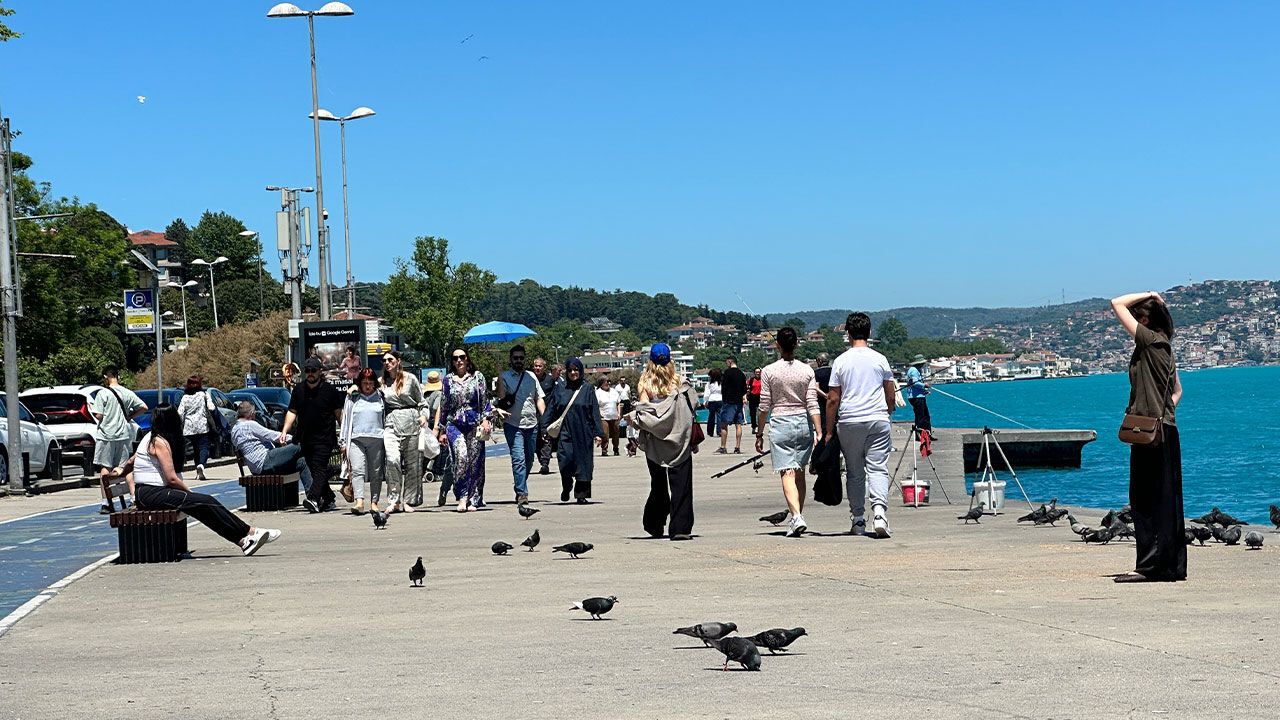 Bayramda İstanbul sessizliğe büründü: Sahiller ve parklar doldu