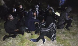 İzmir'de 30 düzensiz göçmen yakalandı