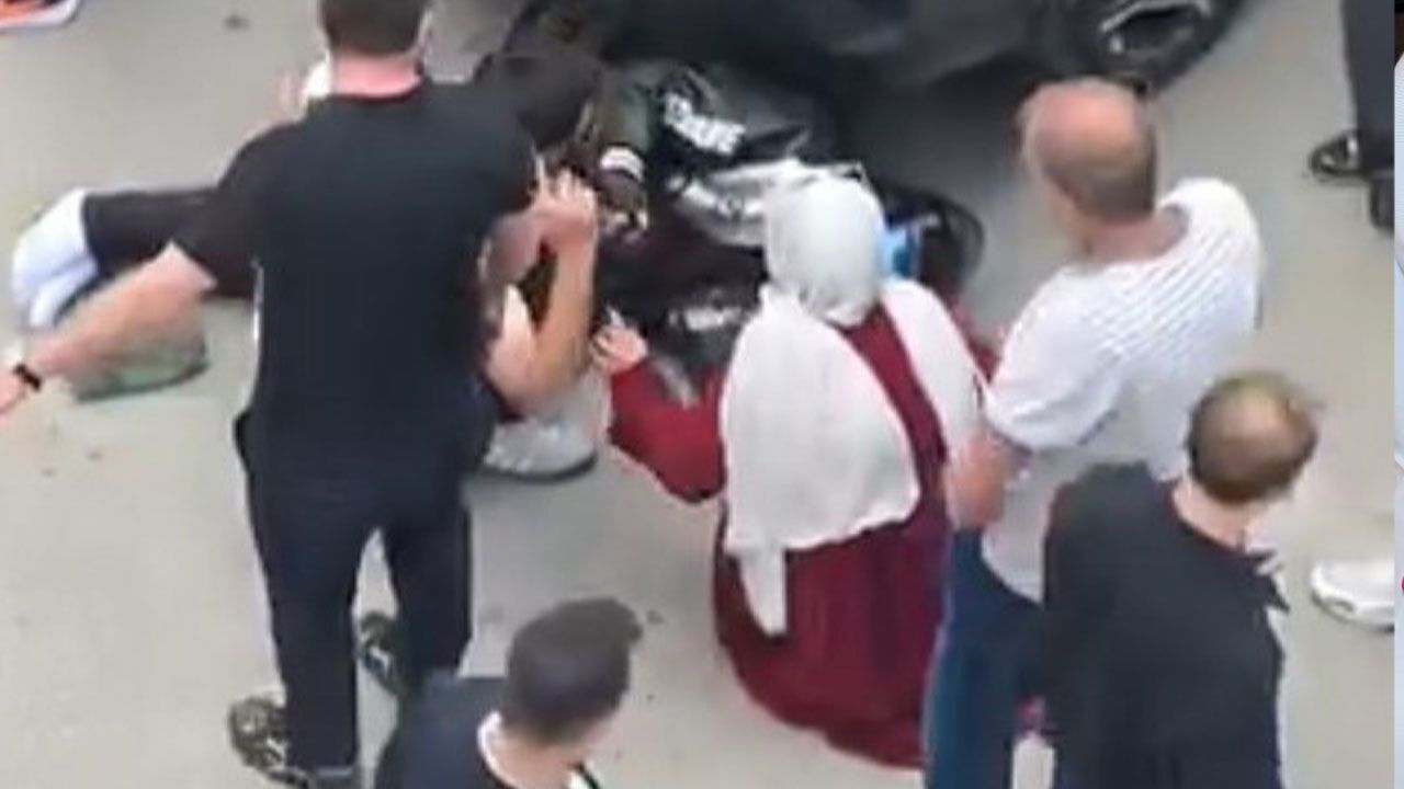 Pendik'te motosiklet otomobile çarptı