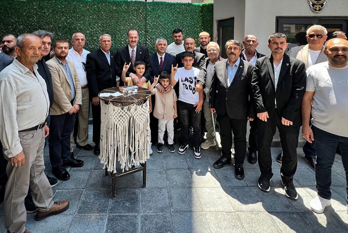 MHP İzmir teşkilatı bayramlaştı