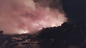 Silivri’de gece yarısı yangını: Çöp depolama alanı alev alev yandı
