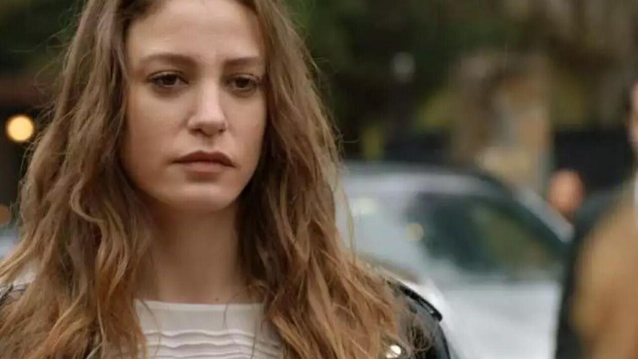 Serenay Sarıkaya gözaltına alındı