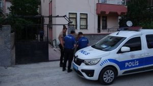 Konya'da erkek vahşeti... Uzaklaştırma kararı da yetmedi: Çocuklarının gözü önünde kadını, boynundan bıçakladı