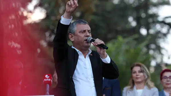 Özgür Özel, Çorum Rıza Şehri Alevi Canlar Buluşması'nda konuşuyor