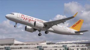 Ankara-İzmir uçağında 'şarj cihazı' paniği: Tüm yolcular tahliye edildi