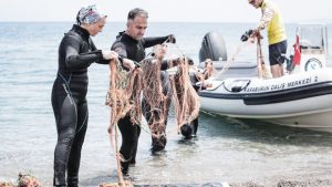 Karaburun’da çıkarıldı... 100 metrelik hayalet ağ